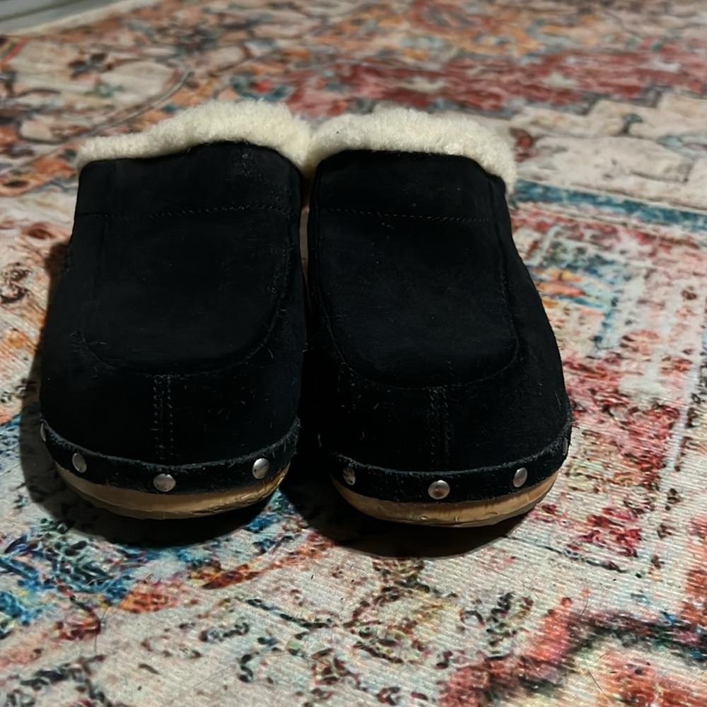 UGG Australia Kalie Clogs, Black, Size 8, EUC - Picture 6 of 6